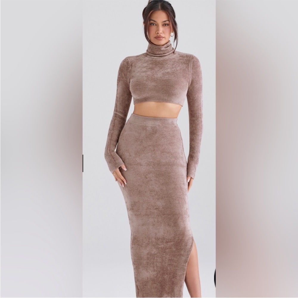 House of CB ROSE CHENILLE MAXI SKIRT & Cropped top brand new!